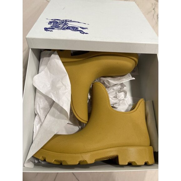 Burberry Ray Rain Boots in Manilla 44 New with Box Mens Marsh Ankle Shoe - Picture 12 of 16